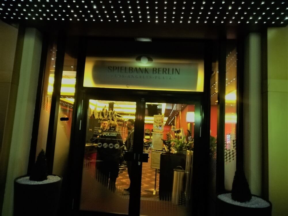 Diebstahl und Bedrohung: Polizei ermittelt bei Spielbank Berlin in Charlottenburg