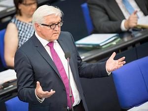 Folgt Frank-Walter Steinmeier als Bundespräsident auf Joachim Gauck? Der Außenminister schließt das nicht aus. Für Angela Merkel wäre er wohl ein unbequemes Staatsoberhaupt.